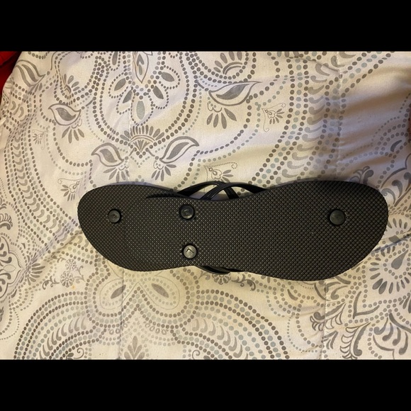 Old Navy Flip Flops , size 9, but fit like an 8. - Picture 6 of 8